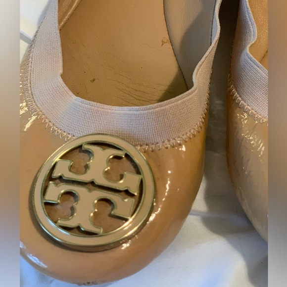 Tory Burch nude patent flats - Picture 2 of 6